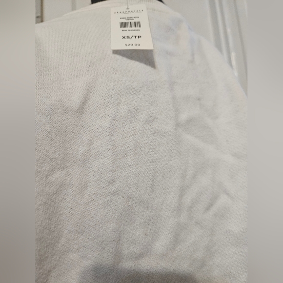 Crop top - Picture 2 of 3